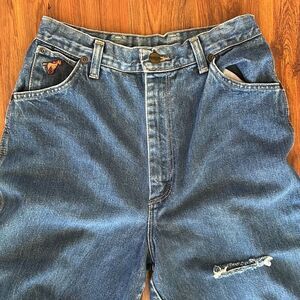 Wrangler rare vintage high waisted jeans 1970s with horse embroidery. Size Junio